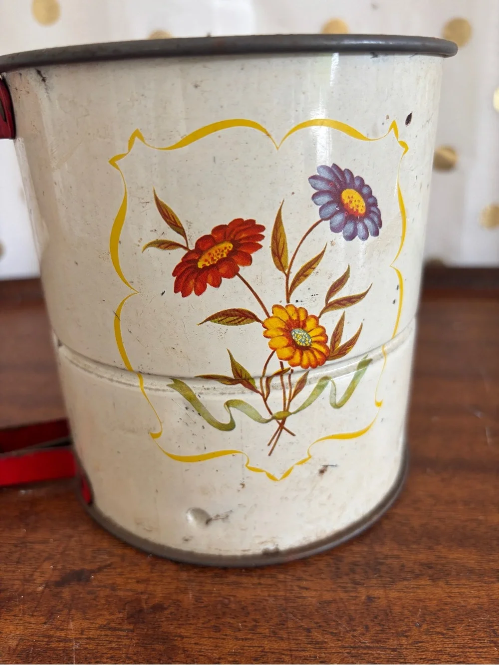 Cream Vintage Androck Hand-i-Sift Floral Sifter with Red Handle 1940s